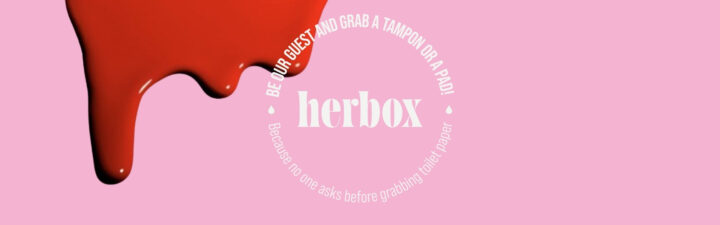 Röd vätska på rosa bakgrund med texten "herbox".